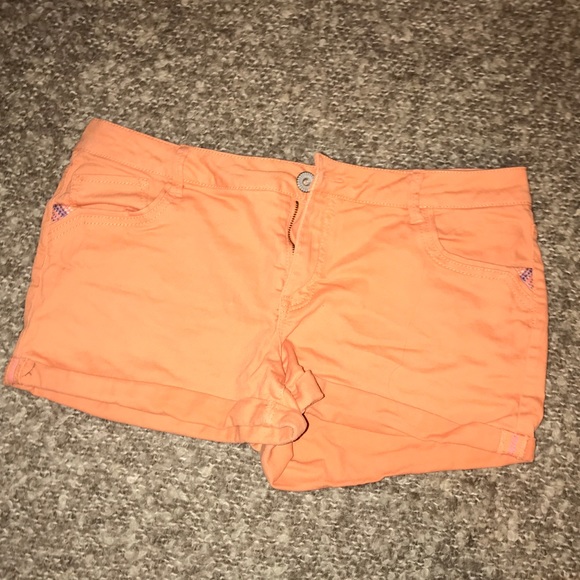 Orange shorts w/ back pocket pattern - Picture 1 of 5